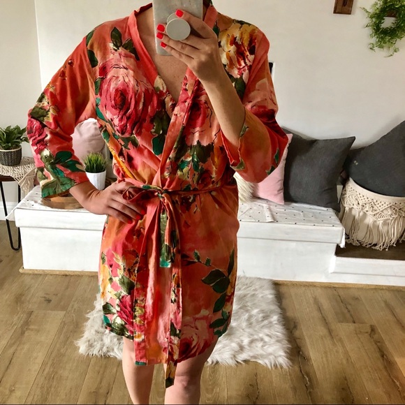 Floral Robe - Picture 2 of 2